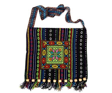 Чанта от плат в български традиционни мотиви