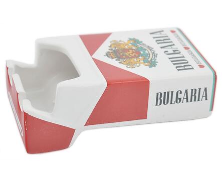 Пепелник във форма на кутия за цигари